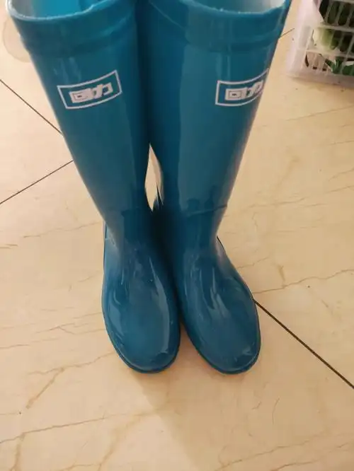 好穿又软的雨鞋