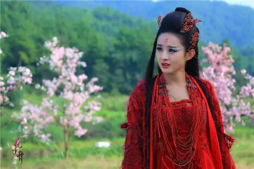 赵丽颖《花千骨》黑化为妖神后的妆容