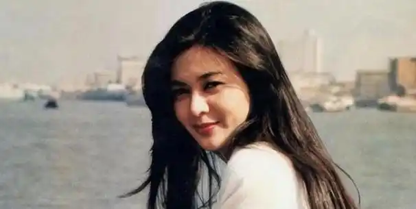 回顾关之琳背了那么多年的黑锅终于被刘銮雄给澄清了