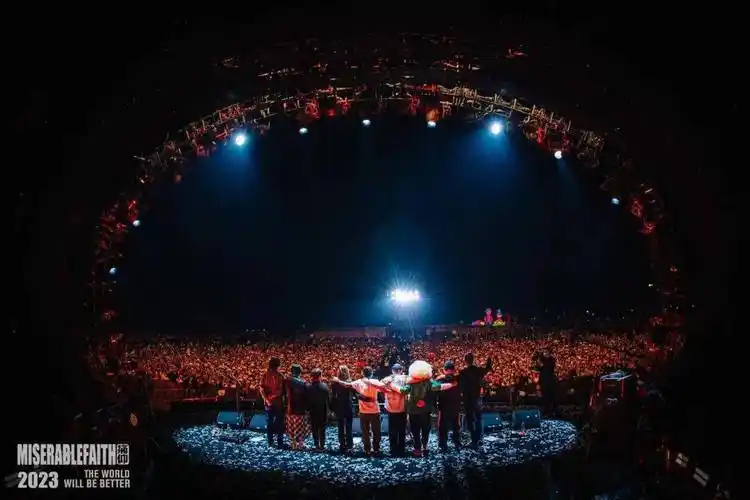 痛仰「世界会变好」户外巡回演唱会:三场万人狂欢,五小时纵情狂歌!