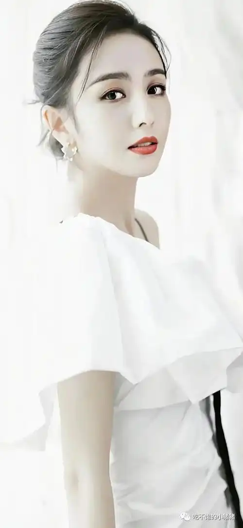 看完佟丽娅的美貌后才真正理解春宵苦短日高起从此君王不早朝了