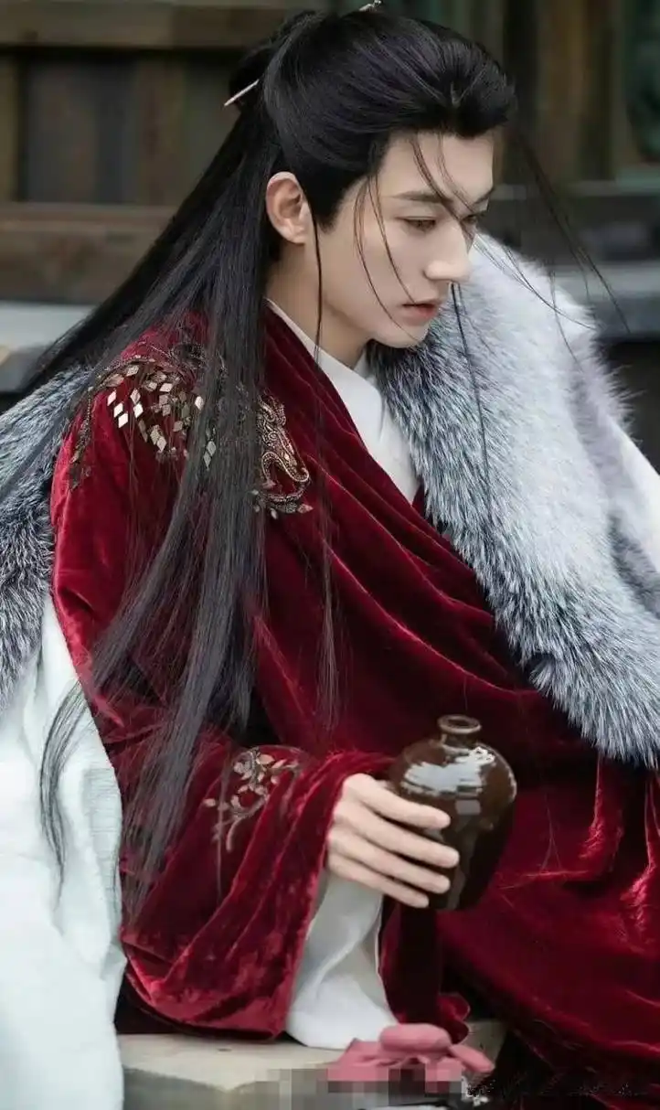 刘学义古装造型