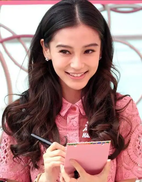 杨颖的个人资料