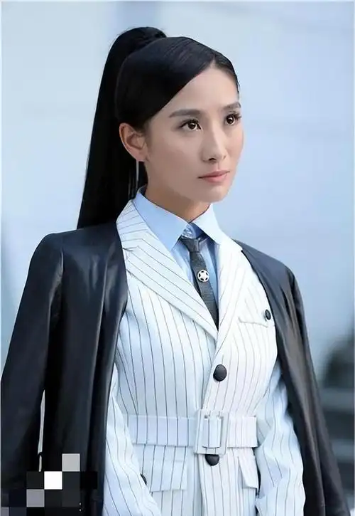 同样是演"女特务头子",把杨幂和万茜等人放在一起,差距出来了