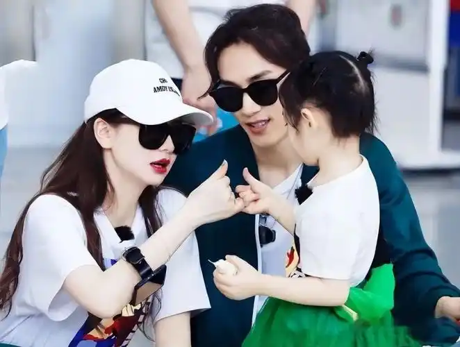 所以二胎跟戚薇姓的消息一经发出,就遭受了来自四面八方的议论.