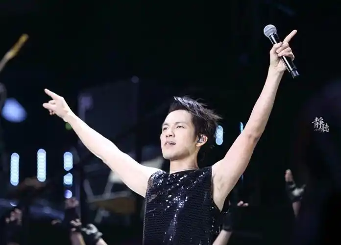 "曾经综艺节目《快乐大本营》上,主持人谢娜的一番发问,也是道出了