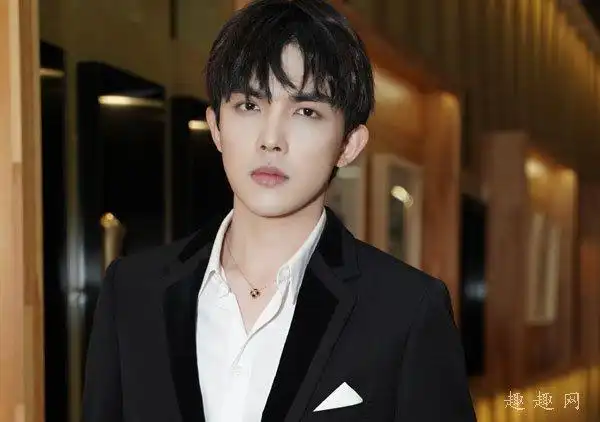 李柄熹(沛沛),中国小提琴手,1995年9月10日出生于