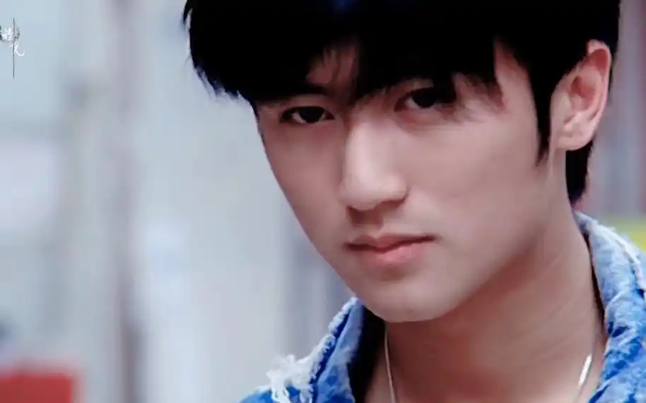 谢霆锋被问:王菲和张柏芝谁的身材好?不料他当场发飙,吓坏众人