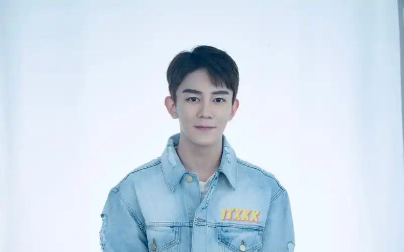 夏之光,2000年出生于安徽合肥,中国内地男… - 堆糖,美图壁纸兴趣社区