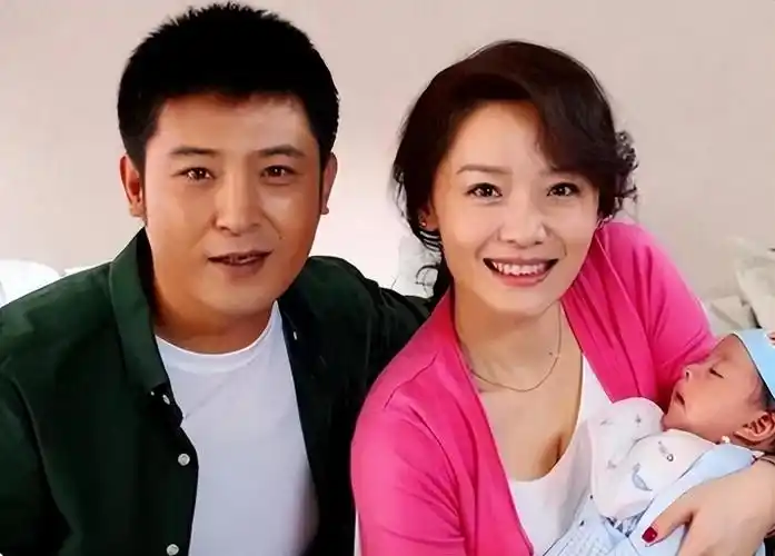 回顾孙涛娶同学李莉结婚27年被拿捏死17次上春晚全是她的功劳