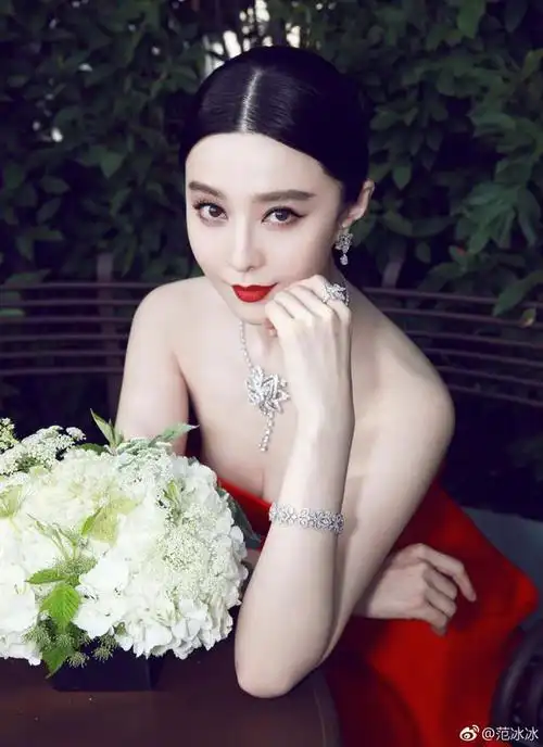 范冰冰一身全白美得不像话如何做到的