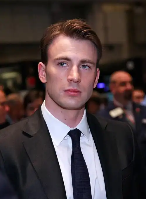 克里斯·埃文斯是最帅美国队长,看淡名利地位,仍处于单身状态