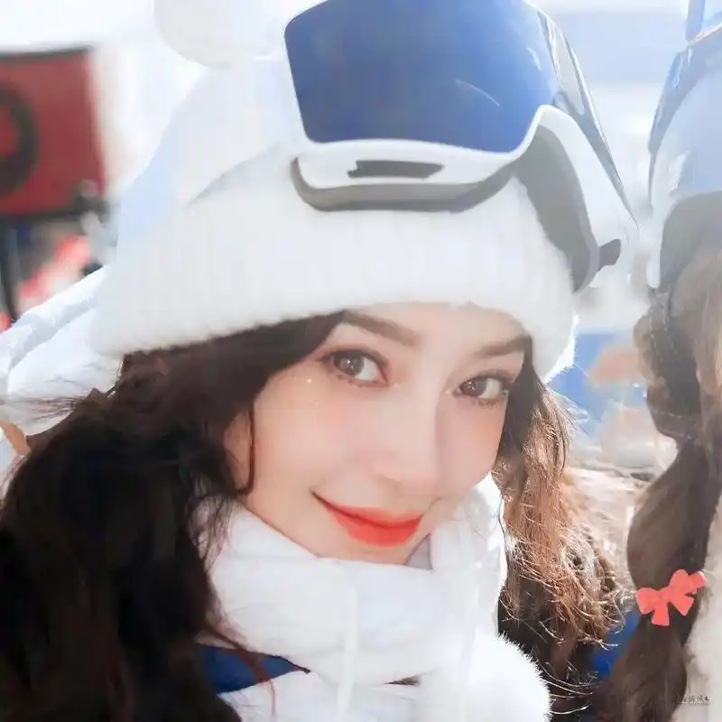 杨颖angelababy和虞书欣的闺蜜头像. - 抖音