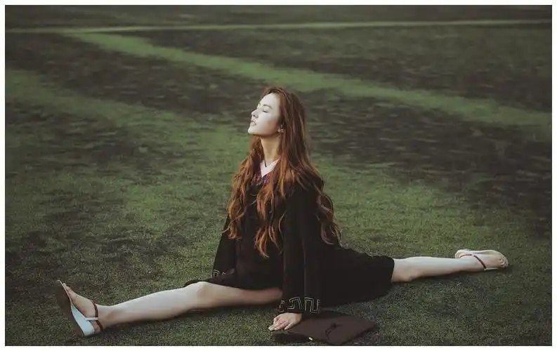 校花,一字马女神范