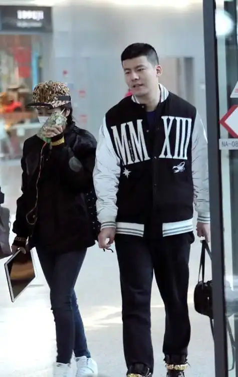 吉克隽逸的"尴尬",当时代抛弃你时,连招呼都不会打