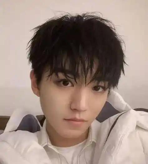 龚俊:我没有化妆,王俊凯:我也没有化妆,马嘉祺:我就路过_刘宇_样子