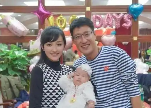 好男人于震:重情义与前妻结婚,却被说成家暴,今将二婚妻宠成宝