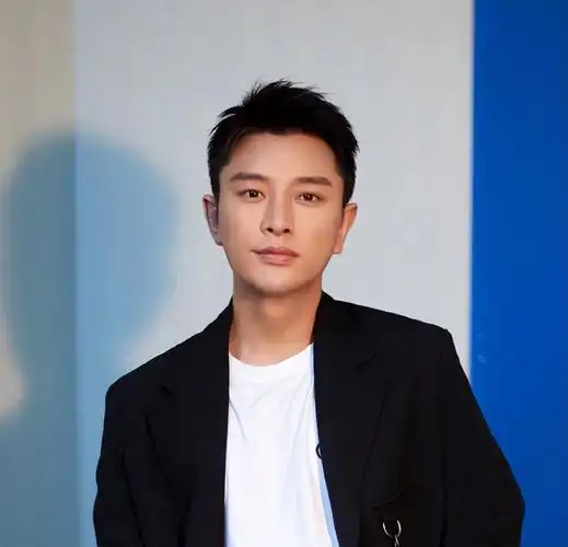 回顾贾乃亮聚会后带美女回家疑似恋情曝光和李小璐复婚无望