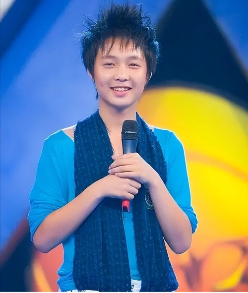 《向往4》张子枫早起备战高考被质疑,是作秀还是真学习?