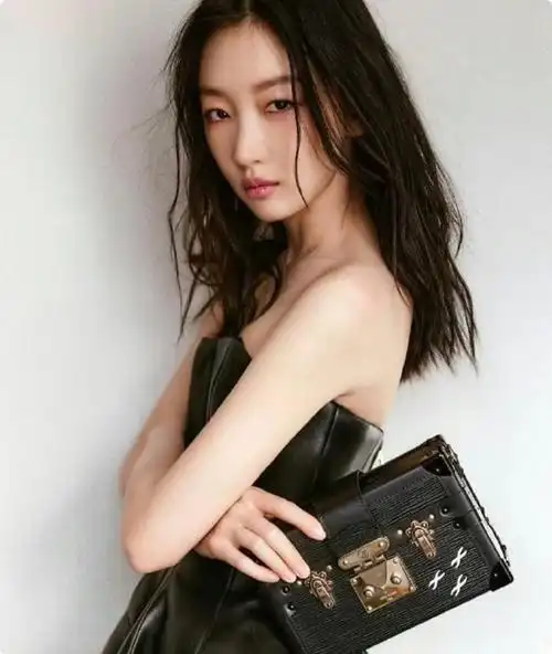 撞衫尴尬,有人倾城佳人,有人像小孩穿大人衣服|宋茜|抹胸|杨幂|刘亦菲