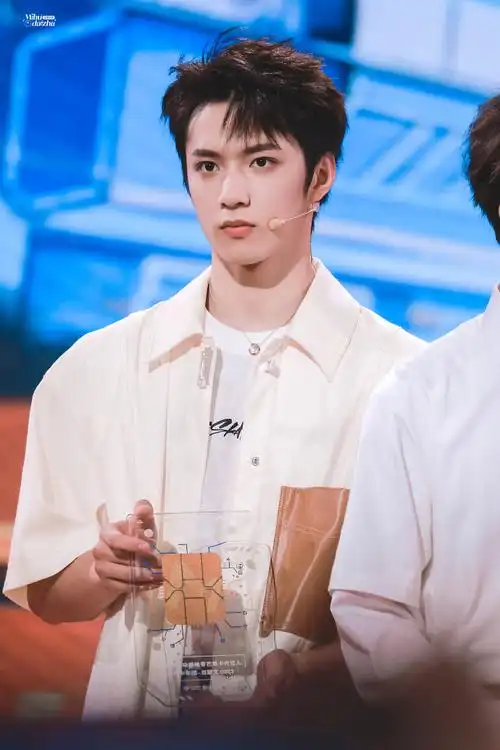 移动芒果卡发布会帅薯了08#新生代演员刘耀文#@时代少年团-刘耀文