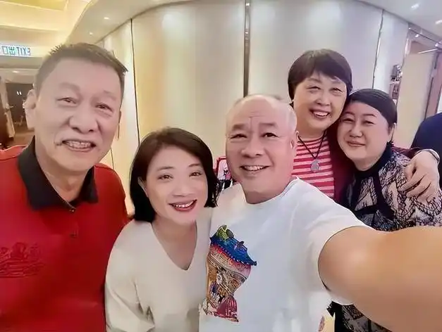 离不开背后有个强大的女人支持,李宁的妻子陈永妍曾经也是非常优秀的