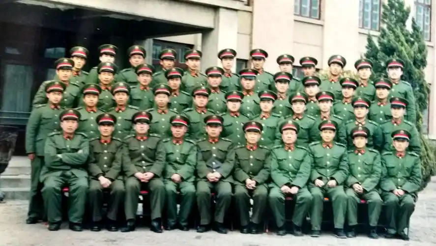 战友,同学合影照片