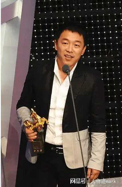 黄渤在金马奖现场被蔡康永怼黄渤幽默怼了回去刘德华拍手叫好