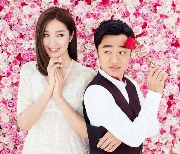 他的妻子身材气质样样都有,王祖蓝确实与老婆气质相差甚远!