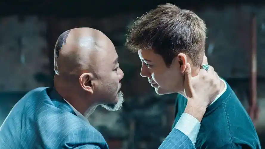 风暴舞热播陈楚翰变身杀人狂魔与陈伟霆疯狂肉搏