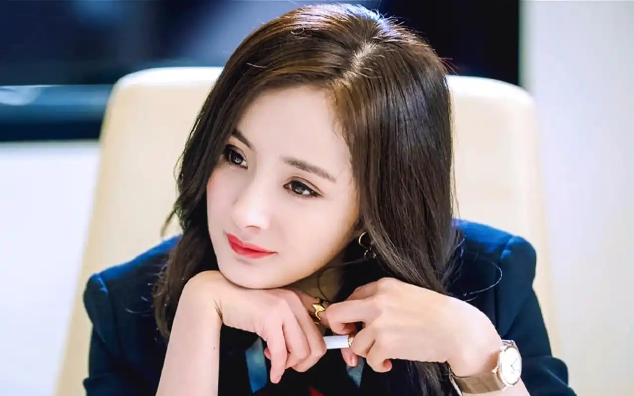 杨幂谈判官剧照图片桌面壁纸