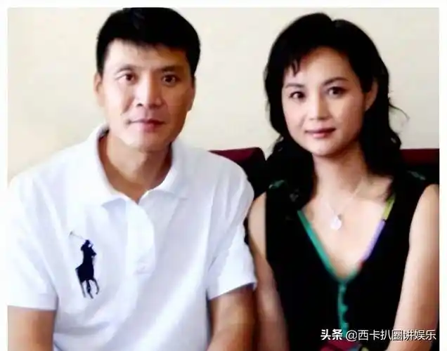 带着女儿二婚嫁给爱情,一家四口全是演员_茹萍_刘之冰_奚望