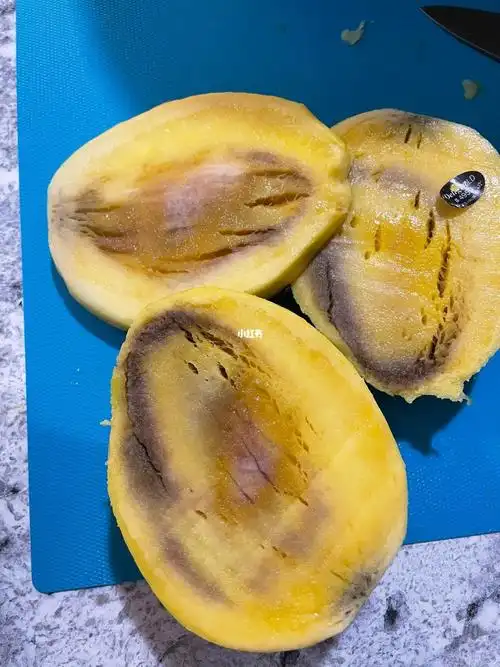为什么这个芒果都从里面坏了