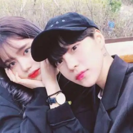 情侣头像时尚高冷潮流男女 美好的都叫做了曾经