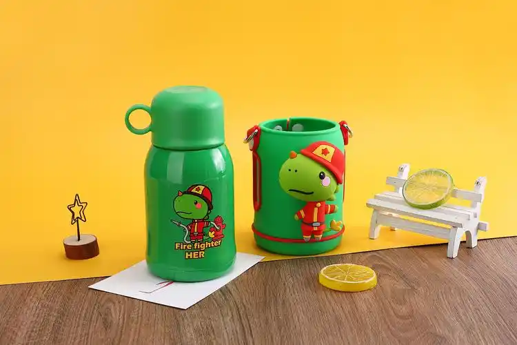 绿色杯子-日用品拍摄成片