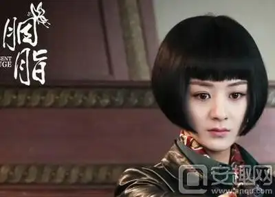 胭脂冯曼娜蓝胭脂终反目成仇 冯曼娜发现蓝胭脂背叛自己