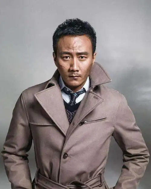 胡军儿子正面照曝光,12岁身高接近1米8,当众亲吻女儿太开放|乔峰|康康