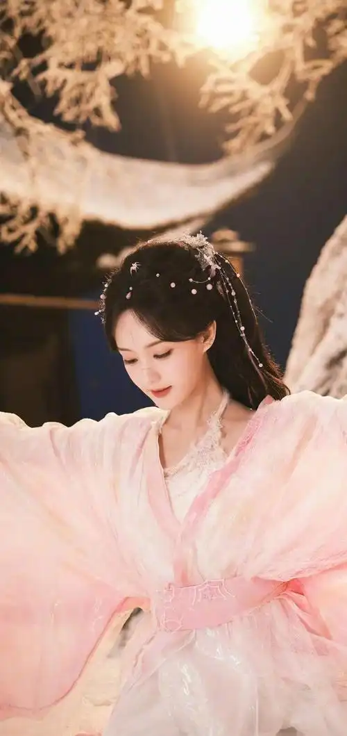 李一桐古装美图_网易订阅