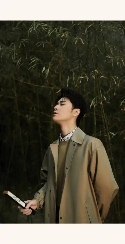 去酱早安说##爱豆风衣造型图鉴