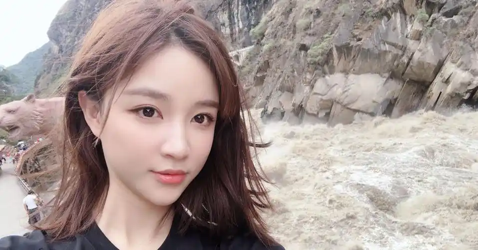 网红雪梨被罚6555万元,她的上位史才精彩,王思聪只是她的垫脚石_李某