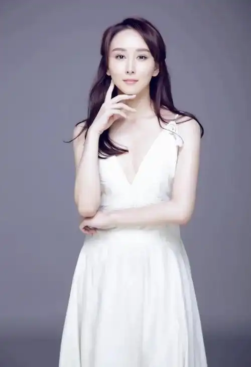 女神胡静,容颜,身材,事业,婚姻,属于她的一切总是那么完美!