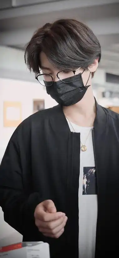 欲 · 黄明昊 justin · 高清壁纸