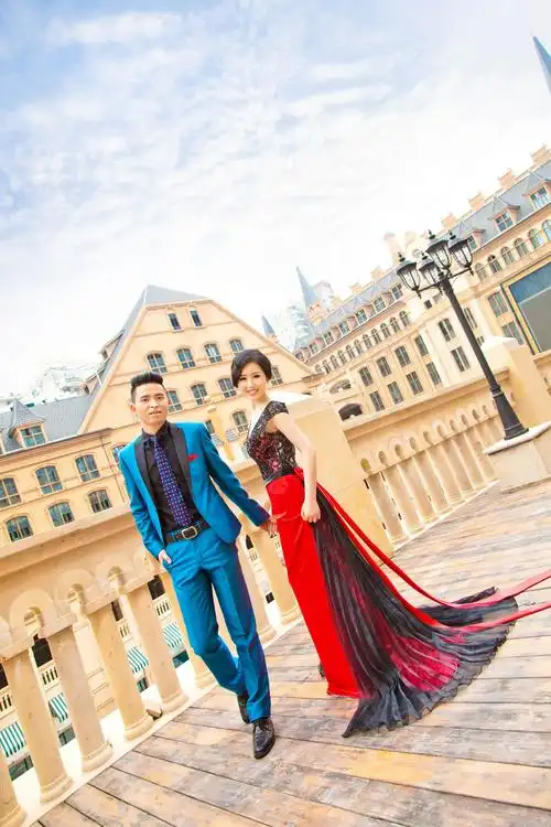 梅海伍倩婚礼邀请函