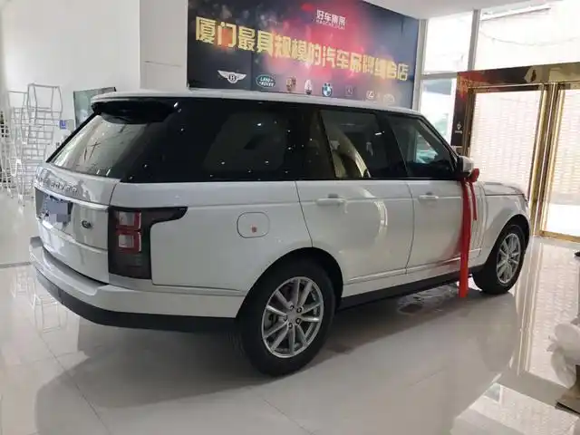 厦门路虎揽胜提车记,车主:情有独钟,没考虑其他车