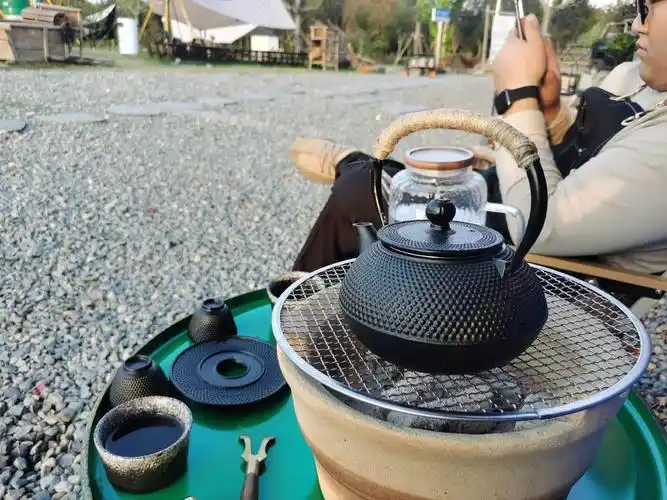 惬意时光 #围炉煮茶 #远离城市的喧嚣  天气渐凉,角落的 - 抖音