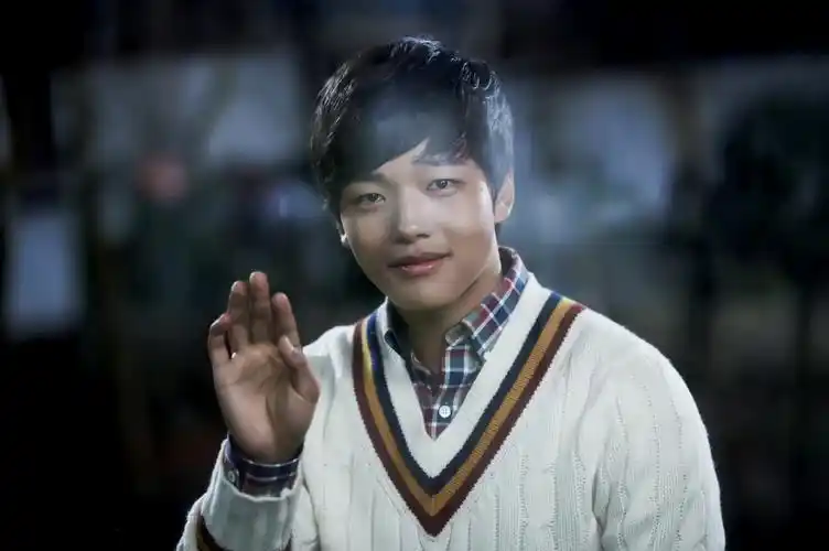 href="/item/首尔/61723" data-lemmaid="61723">首尔 /a>,韩国男演员