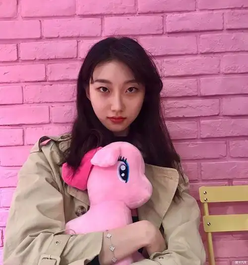 小包子脸儿女生