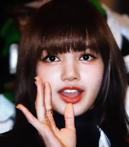 26岁lisa成为女版权志龙?