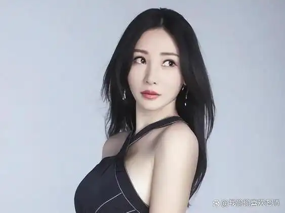 柳岩的人生故事不仅仅是一段性感的篇章,更是一部关于奋斗和成长的