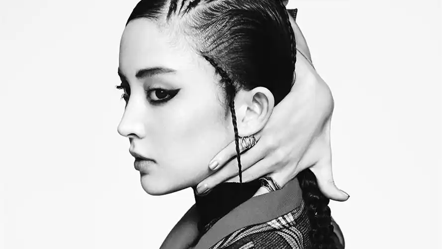 古力娜扎潮流个性杂志写真图片壁纸